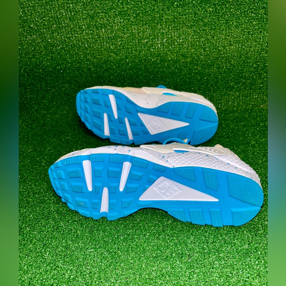 Nike Women's Shoes in Blue and White - Picture 2 of 7